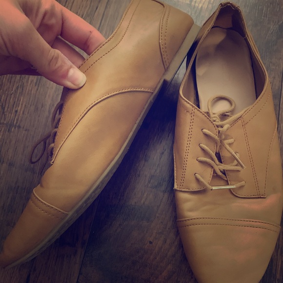 Aldo Lace-Up Flats - Picture 1 of 3